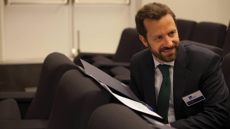 alumno-debatiendo.jpg