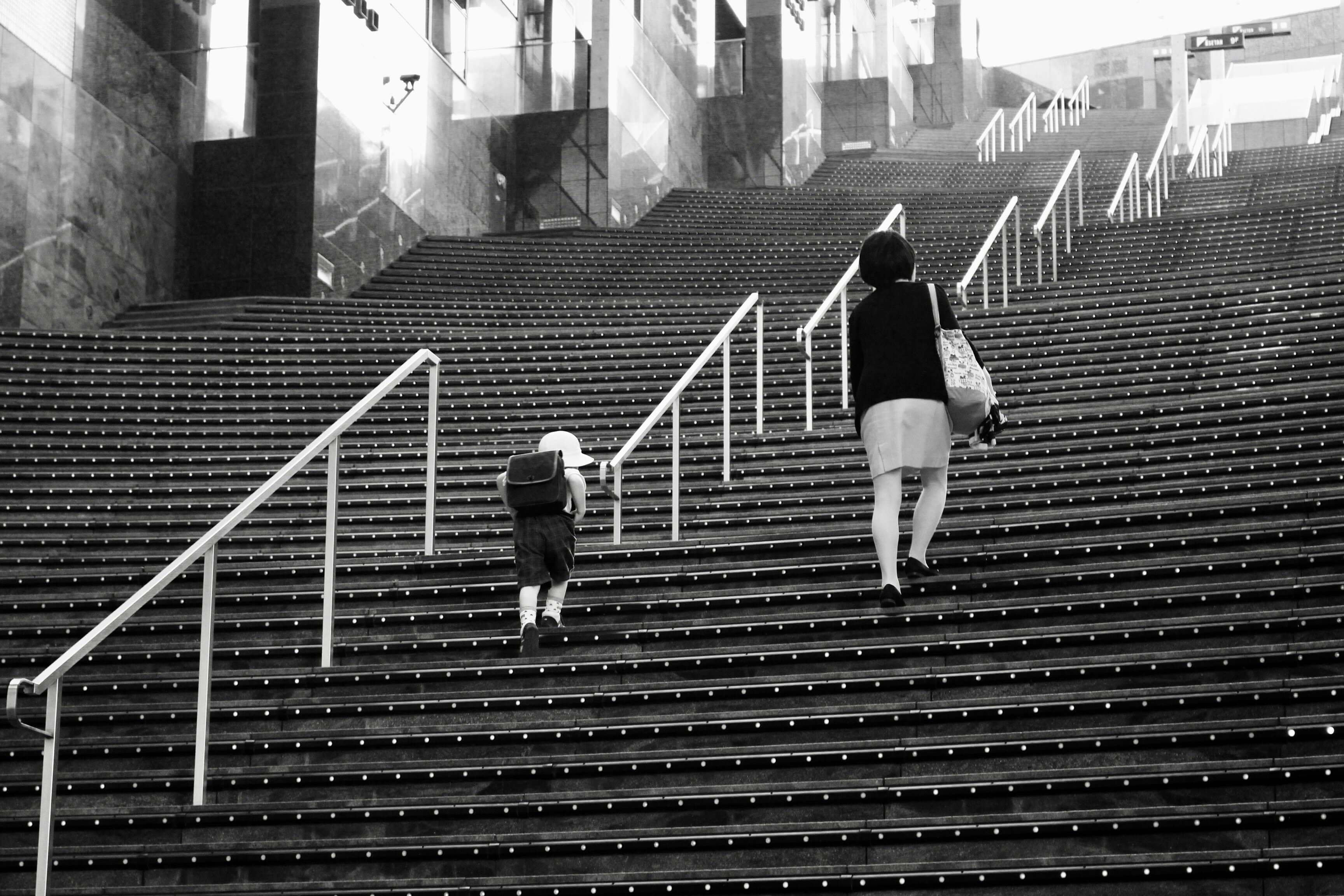 Como Hacer Reaccionar A Un Hombre Que Te Está Perdiendo 3rd-Prize-Photography_The-weight-of-culture_Noémie-Benaroch.jpg
