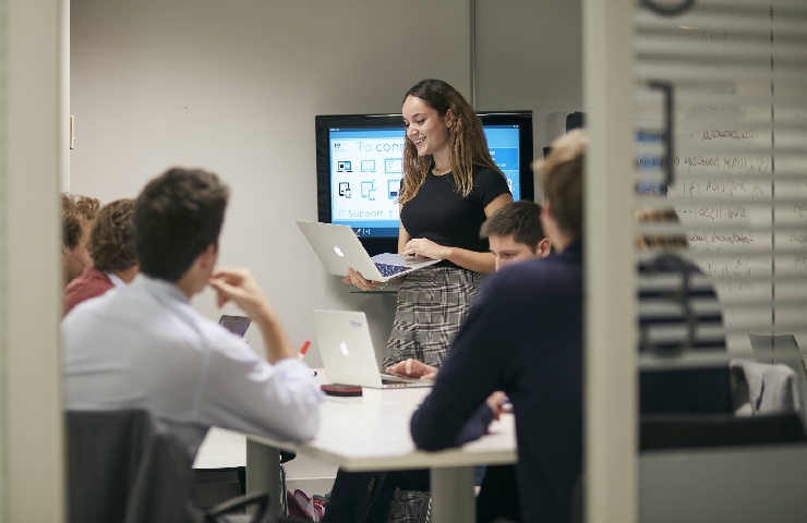 Theater and business may seem an unlikely pairing. But at IE University, the unique, interdisciplinary approach to learning in the Master in Customer Experience & Innovation provides students with the skills necessary to apply empathy to human-centered design and innovation.