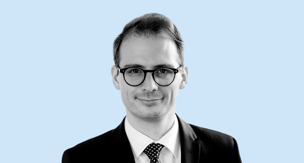 Combining finance and data analytics with a dual degree