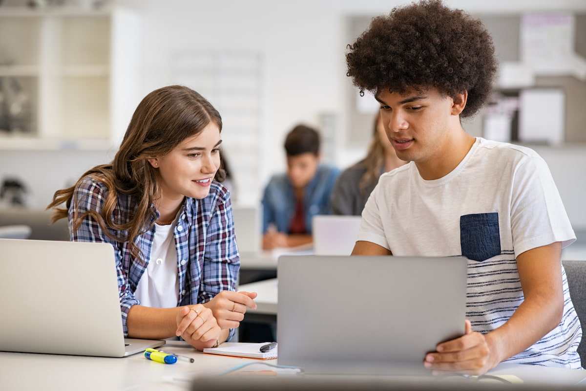 Group project tips: Roles, time, conflict management | IE University